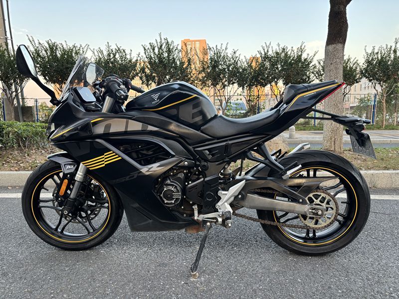 无极 250RR