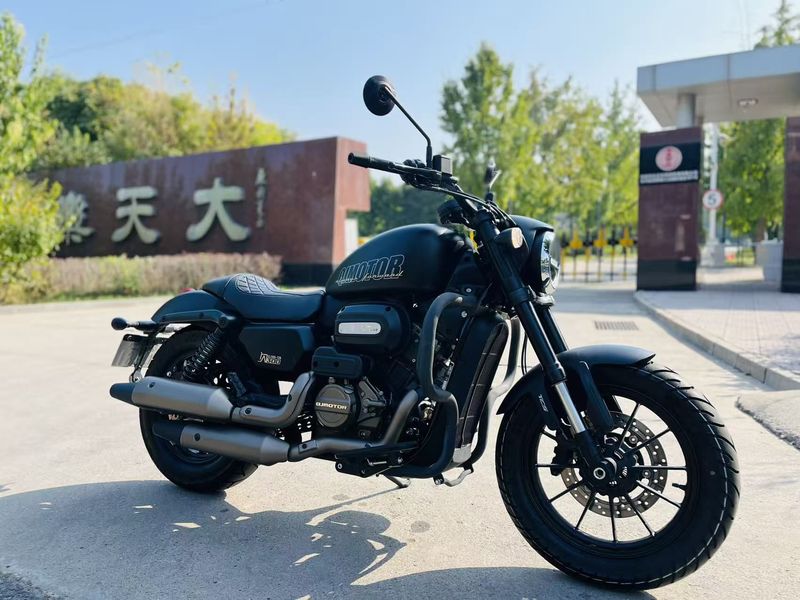 QJMOTOR 闪300S