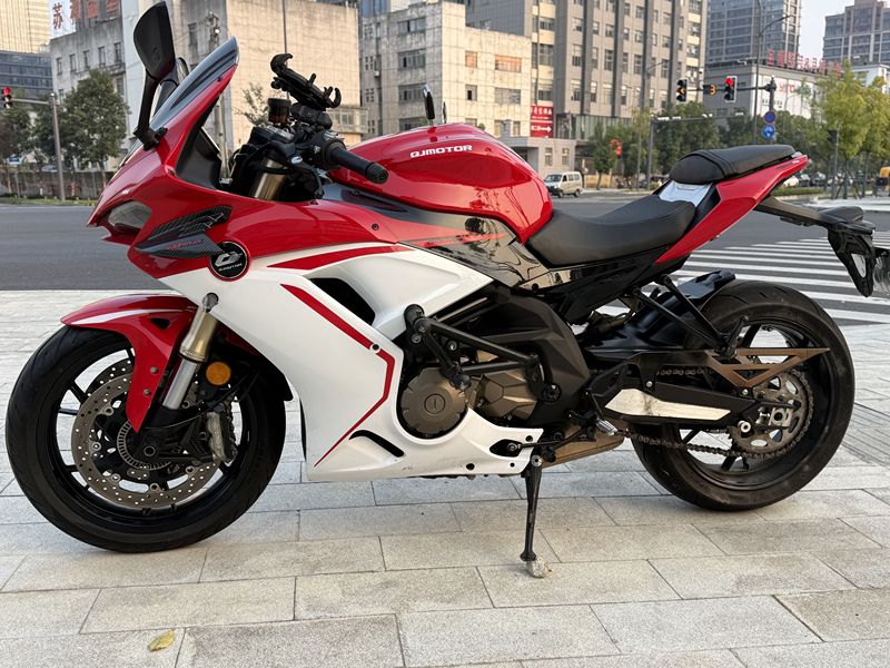 QJMOTOR 赛600