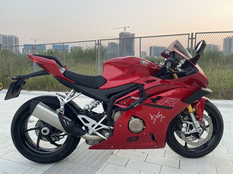 张雪机车 500RR
