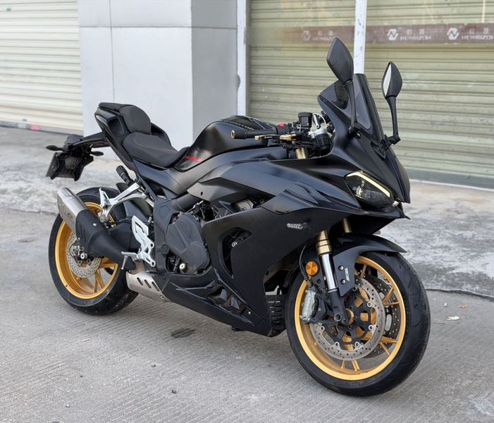 QJMOTOR 赛600