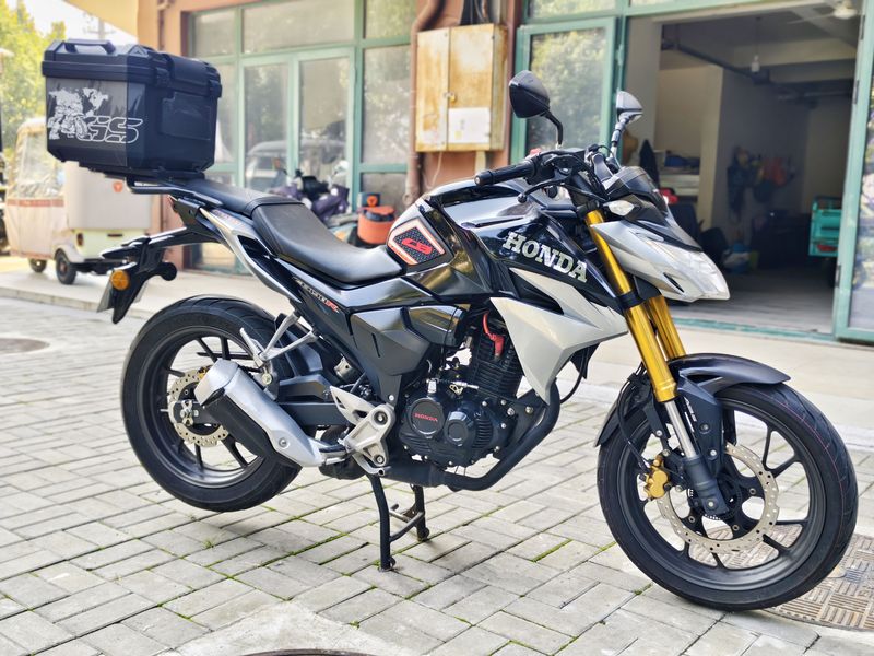 五羊本田 CB190R 暴锋眼