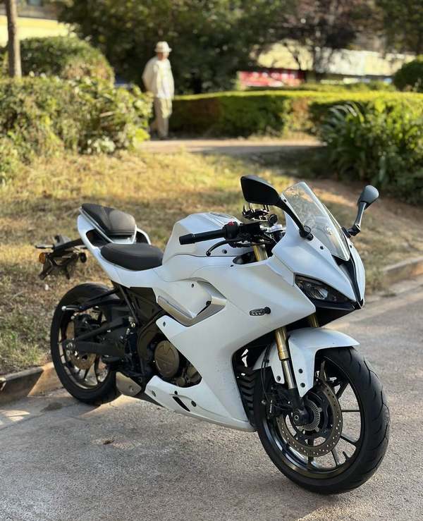 QJMOTOR 赛250