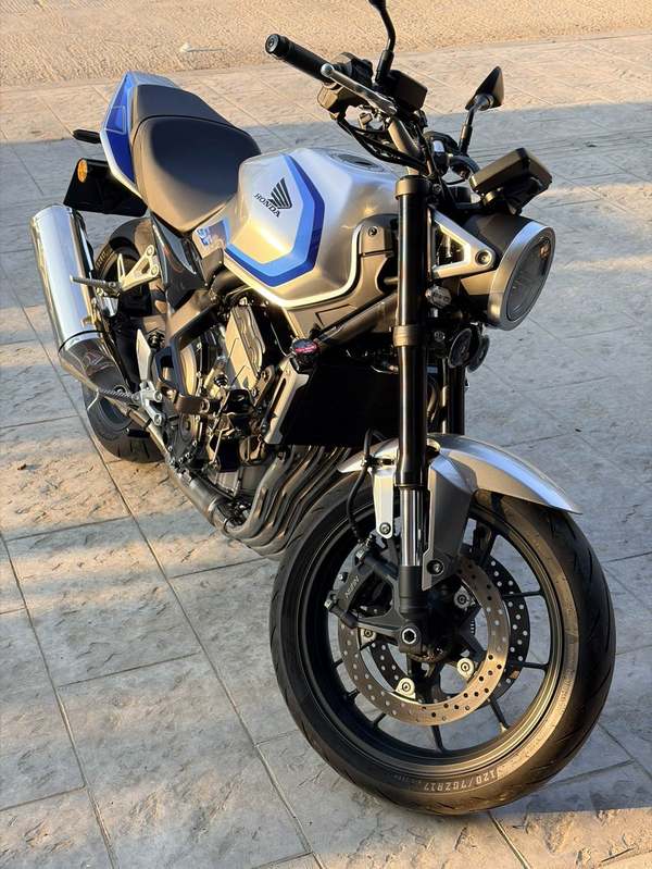 本田 CB500 Super Four