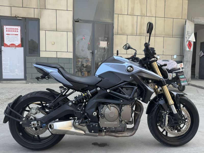 QJMOTOR 追600