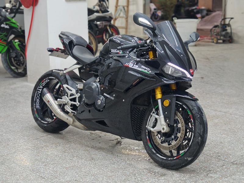 摩迪威 800RR