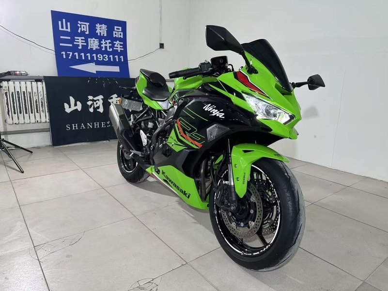 川崎 ZX-4R