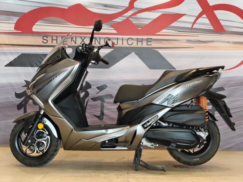 QJMOTOR 鸿250