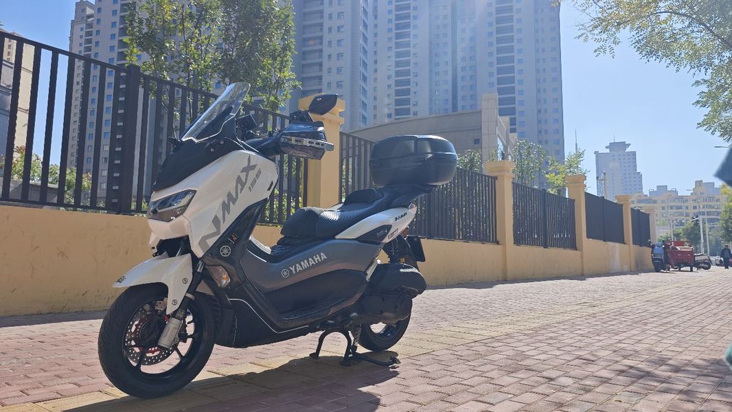 雅马哈 NMAX