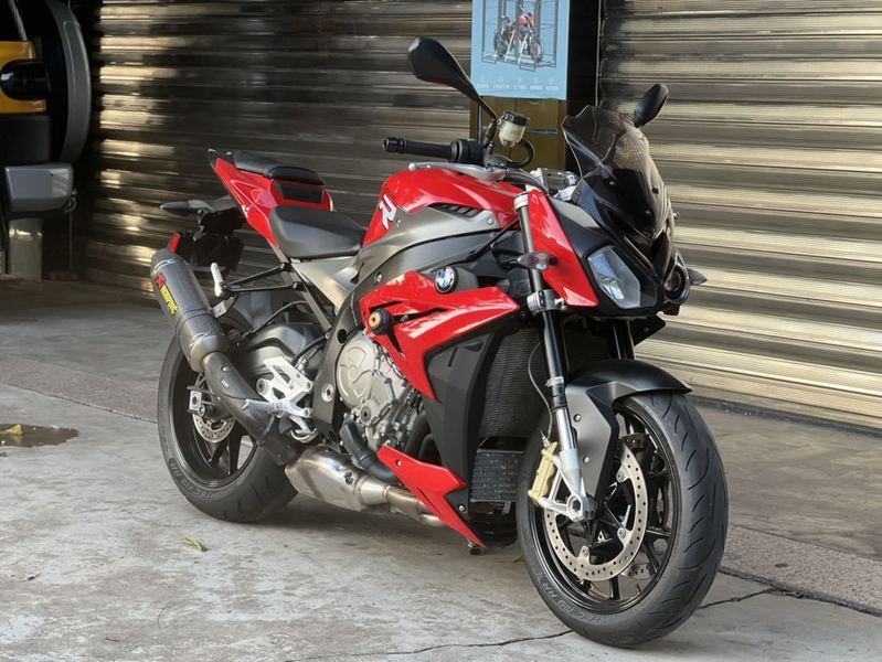 宝马 S 1000 R