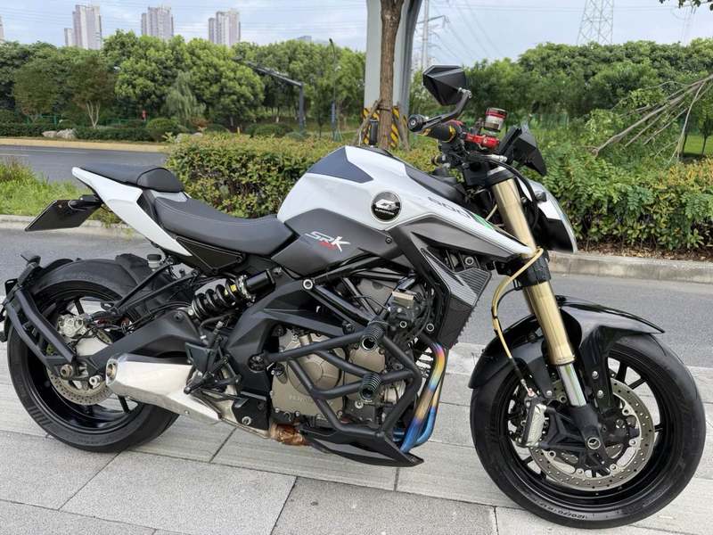 QJMOTOR 追600