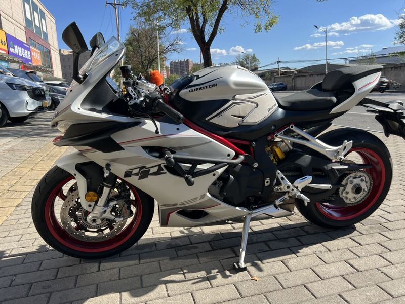 QJMOTOR QJ900GS-8D