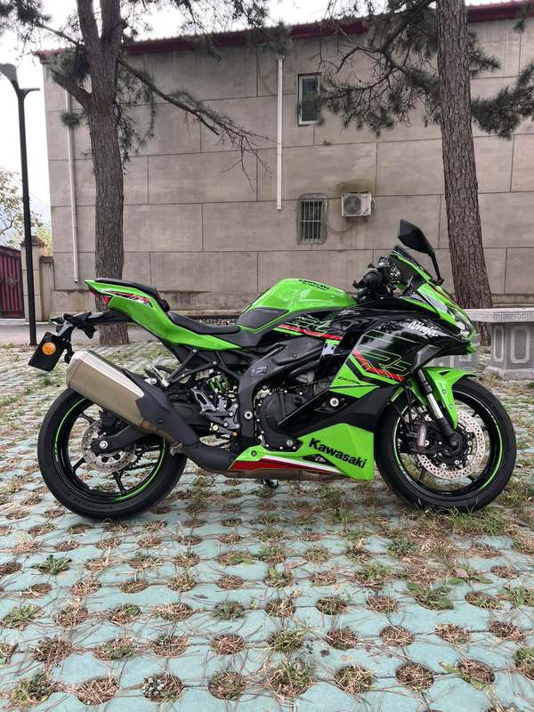 川崎 ZX-4R