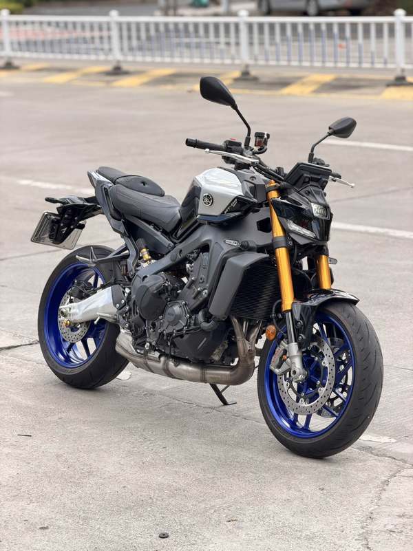 雅马哈 MT-09