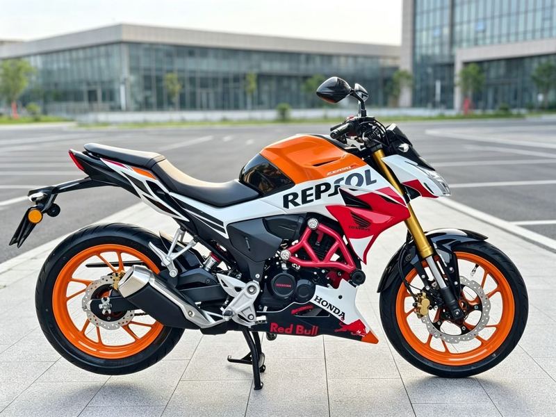 五羊本田 CB190R 暴锋眼