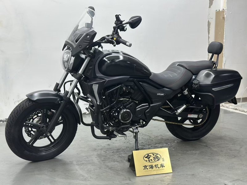 豪爵 TR300