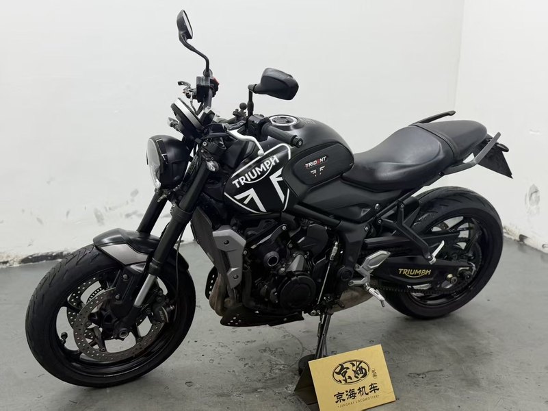 凯旋 Trident 660