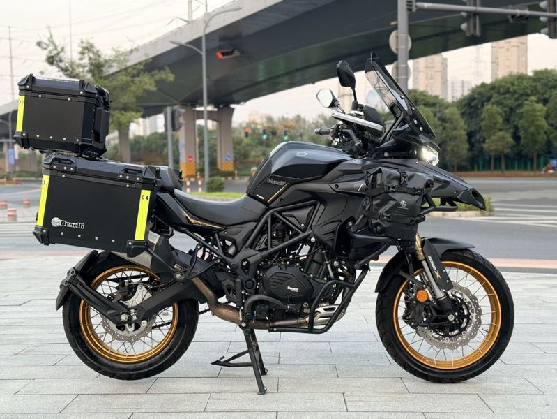 贝纳利 TRK552
