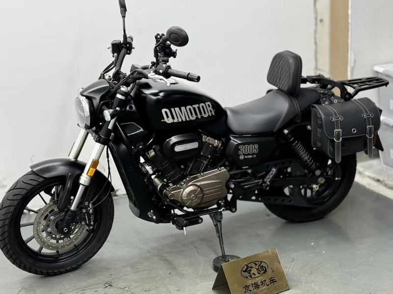 QJMOTOR 闪300S