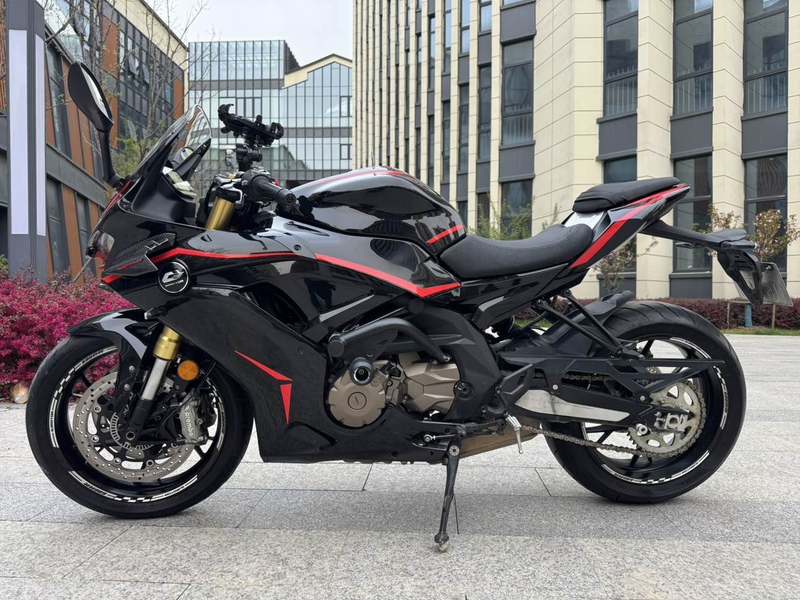 QJMOTOR 赛600