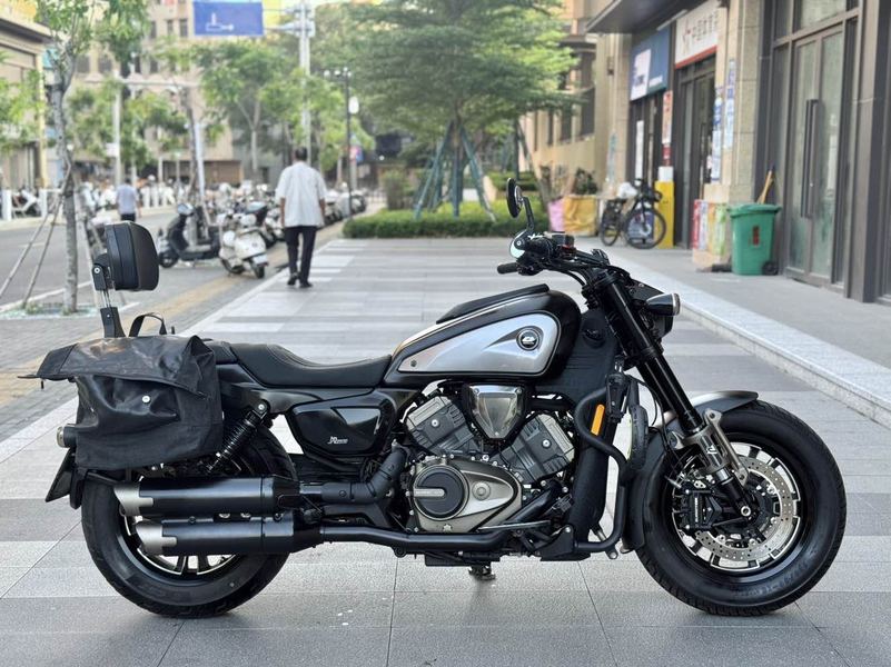 QJMOTOR 闪600