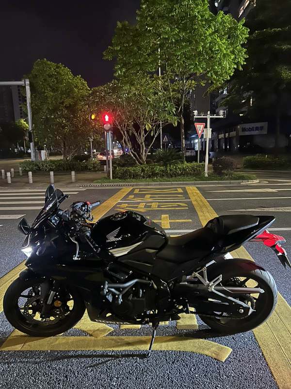 本田WING CBR400R