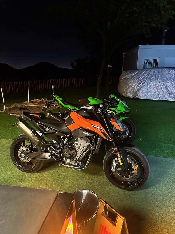 KTMR2R 790 Duke