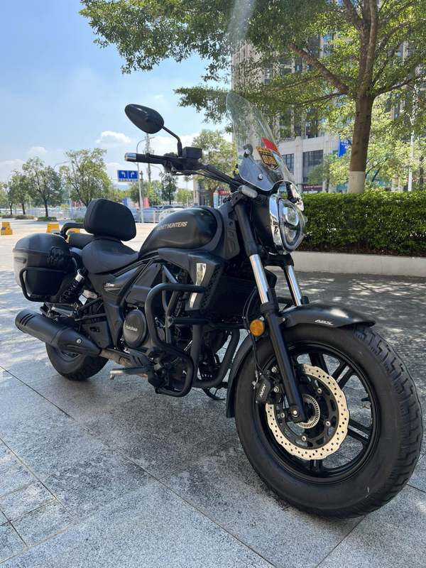 豪爵 TR300