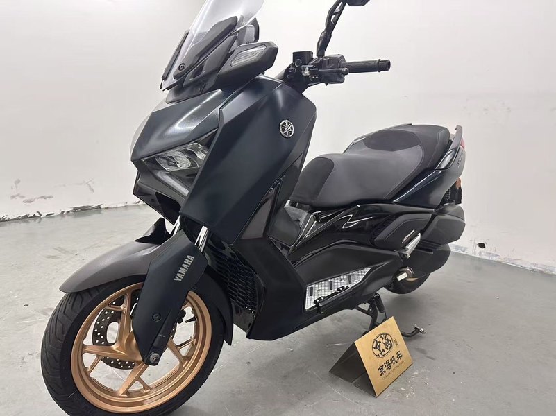 雅马哈 XMAX