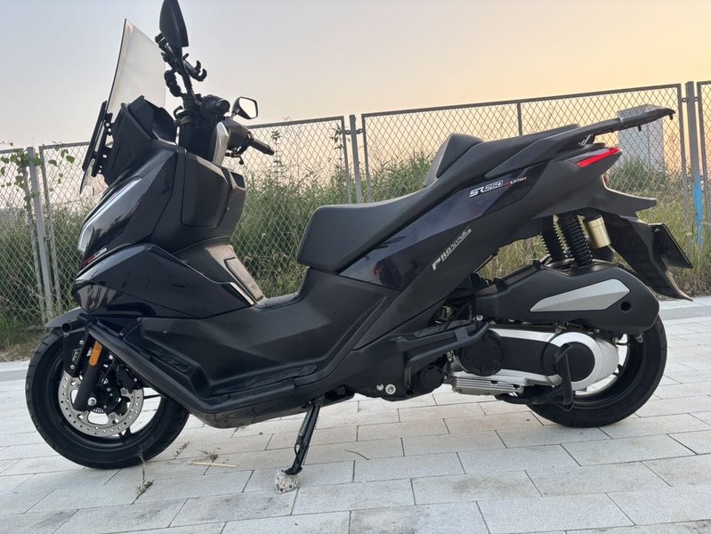 无极 SR250GT