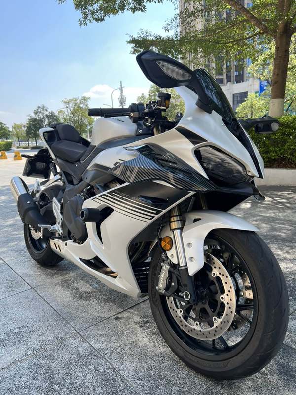 QJMOTOR 赛600