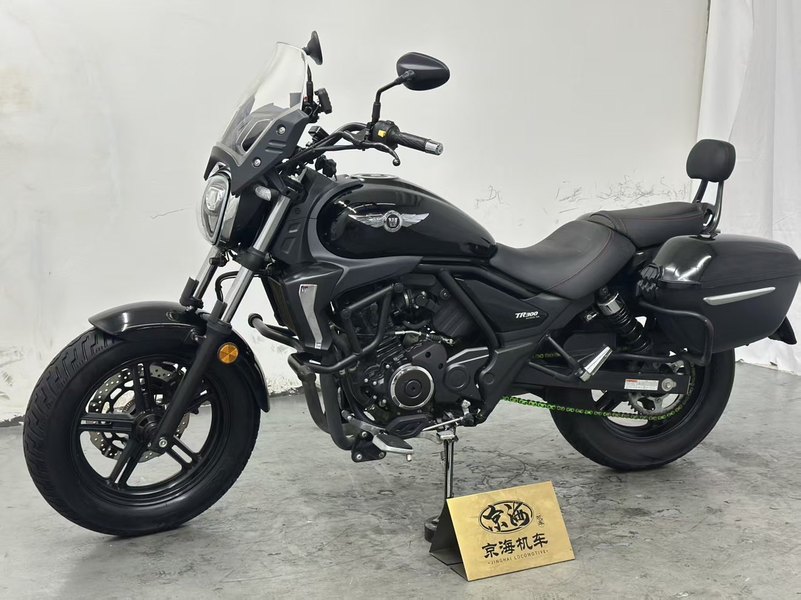 豪爵 TR300