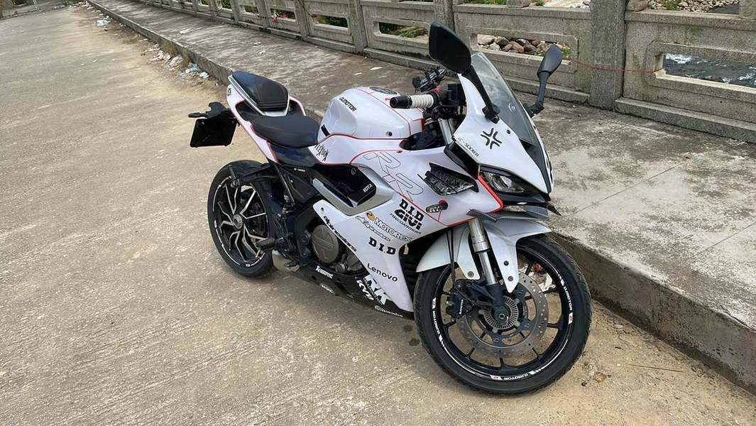 QJMOTOR 赛250