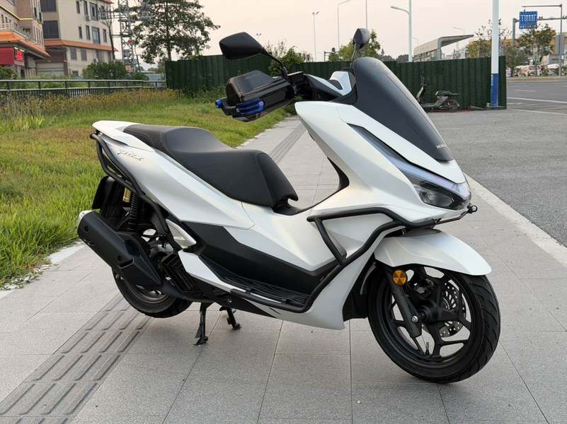 五羊本田 PCX
