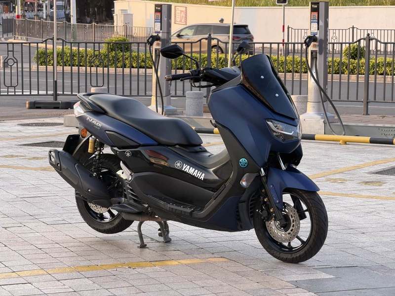 雅马哈 NMAX