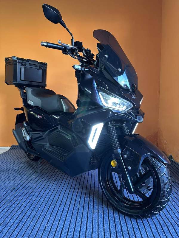 SYM三阳 Husky ADV 150