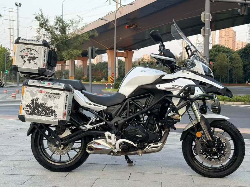 贝纳利 金鹏 TRK502