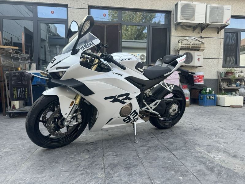 张雪机车 500RR