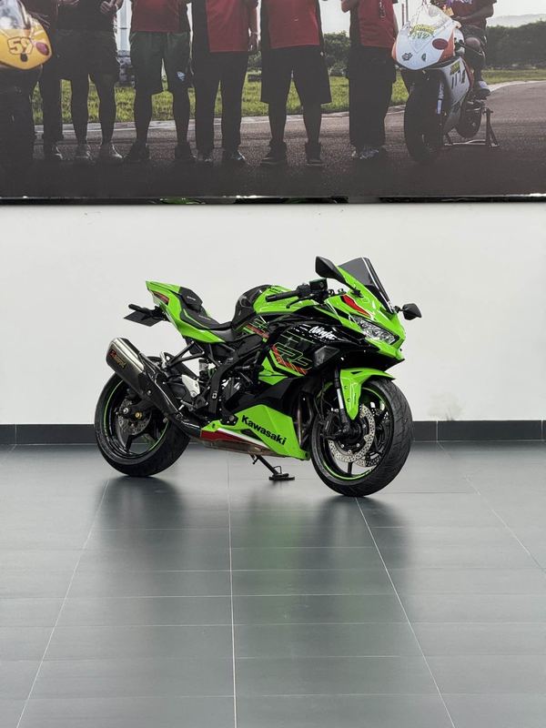 川崎 ZX-4R