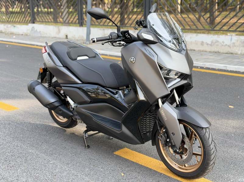 雅马哈 XMAX