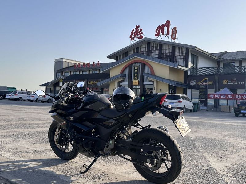 豪爵铃木 GSX250R