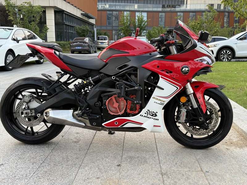 QJMOTOR 赛600