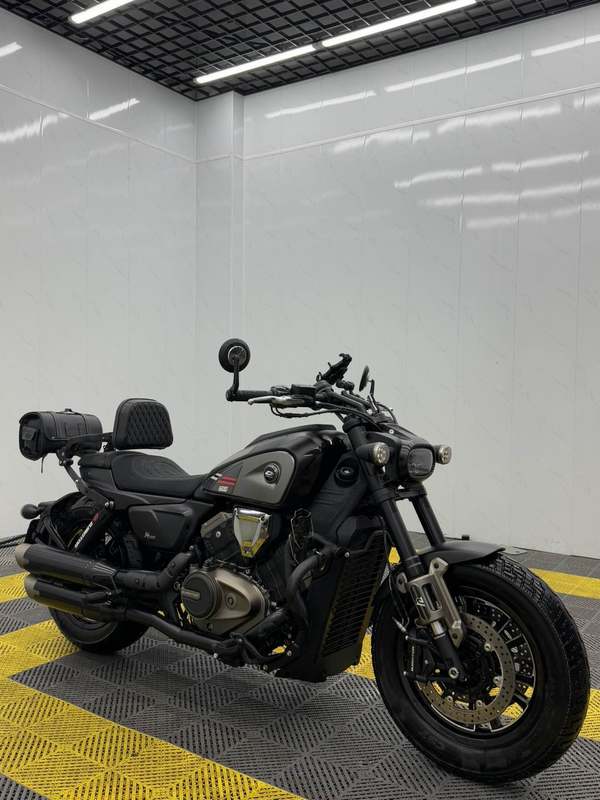 QJMOTOR 闪600