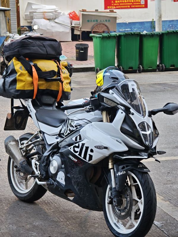 贝纳利 龙卷风 Tornado 302R