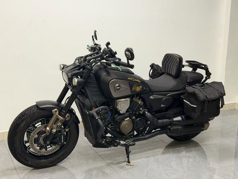 QJMOTOR 闪600