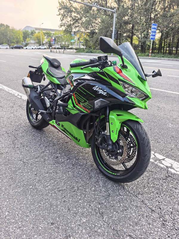 川崎 ZX-4R