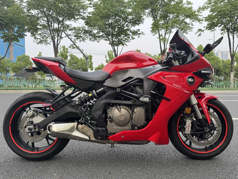 QJMOTOR 赛600