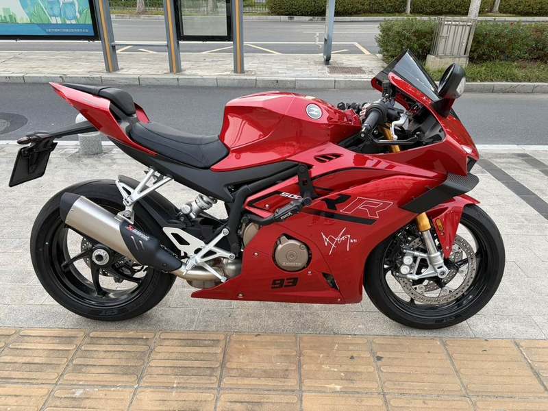张雪机车 500RR