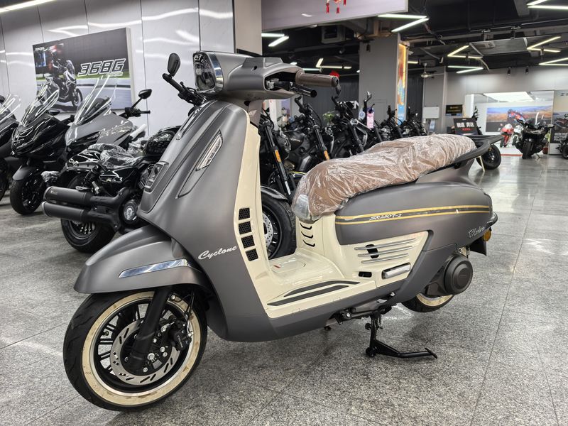 赛科龙 RT250E 摩登