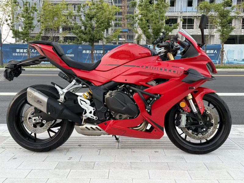 QJMOTOR 赛600